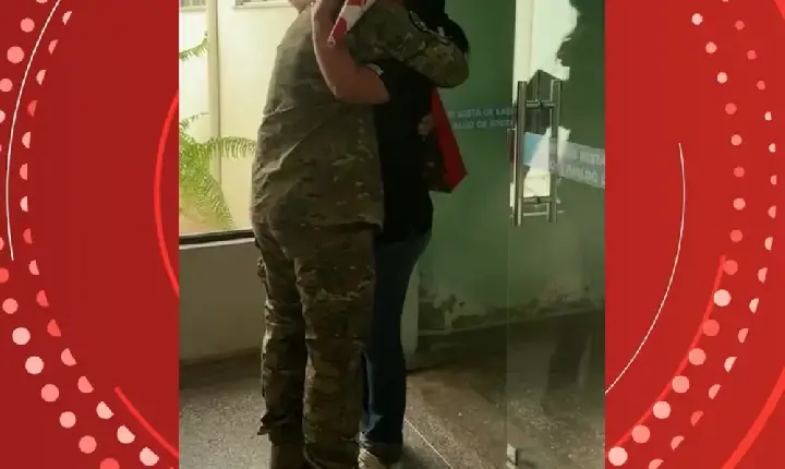 Após 6 meses na Guerra da Ucrânia, brasileiro volta e surpreende esposa em hospital de RO: 'Fiquei em choque'