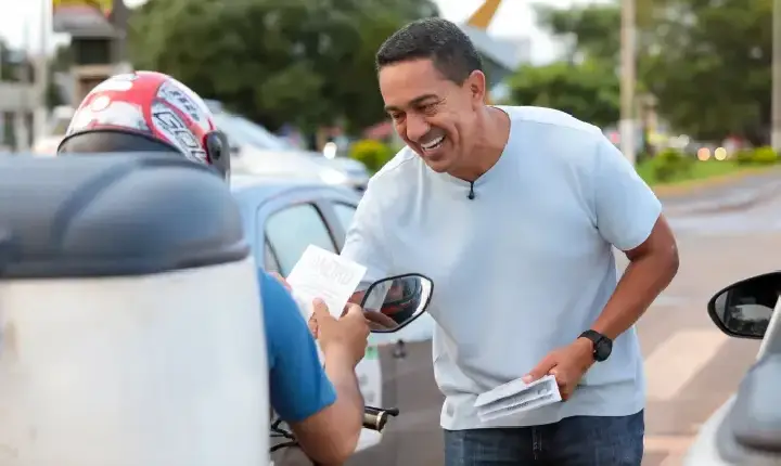 Eyder Brasil leva conscientização sobre saúde mental às ruas durante o Janeiro Branco