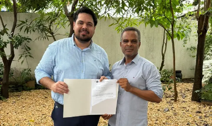 Jean Oliveira celebra início das obras do novo pátio da Escola JK em Santa Luzia d’Oeste