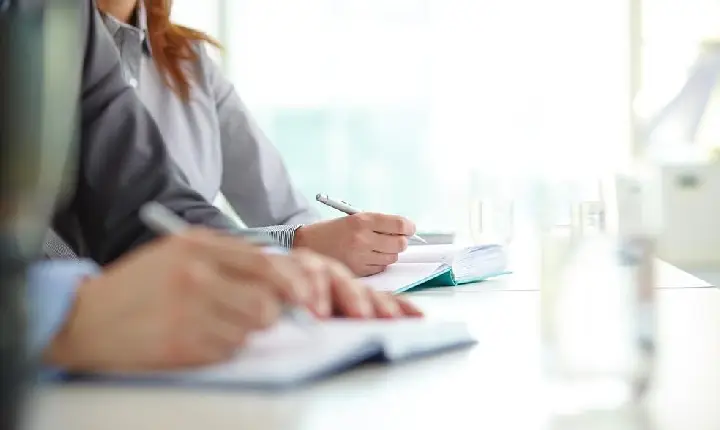 Programa abre 2,6 mil vagas em cursos gratuitos com bolsa de R$ 2,4 mil em RO