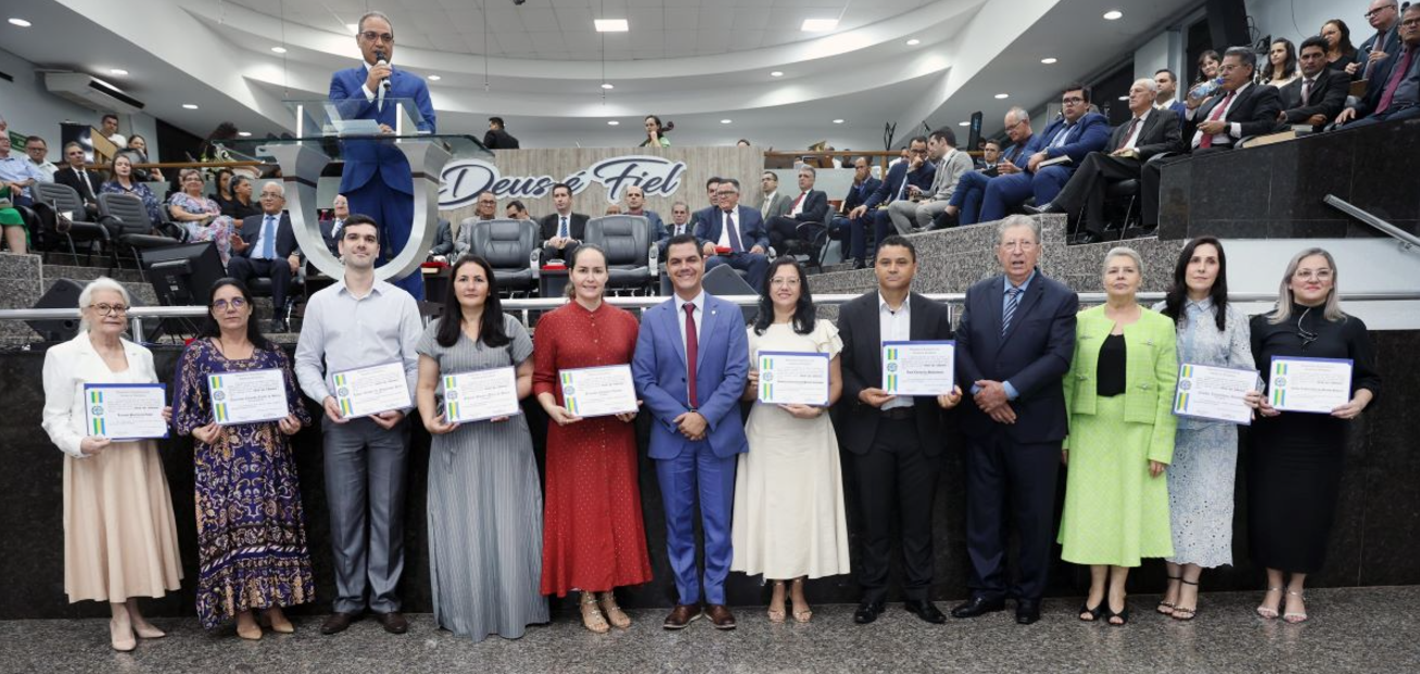 Deputado Cássio Gois prestigia celebração dos 30 anos da Escola Daniel Berg