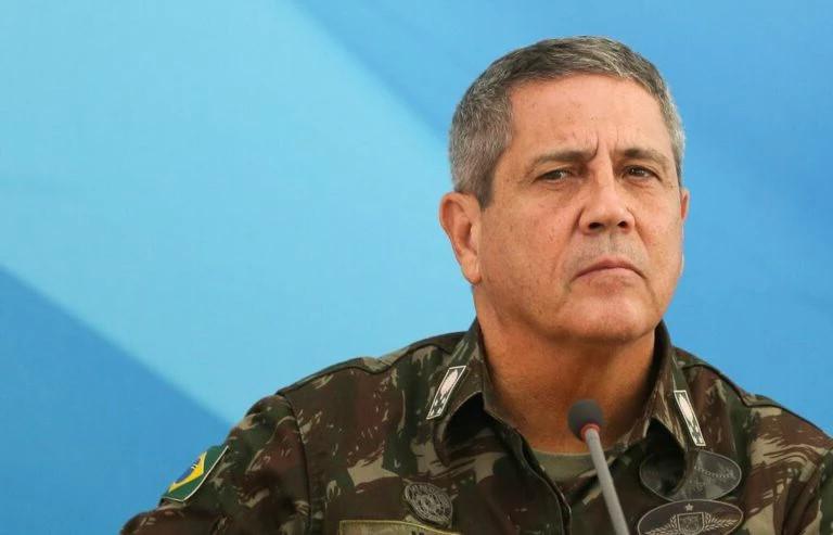 Indiciado pela Polícia Federal, Walter Braga Netto se manifesta