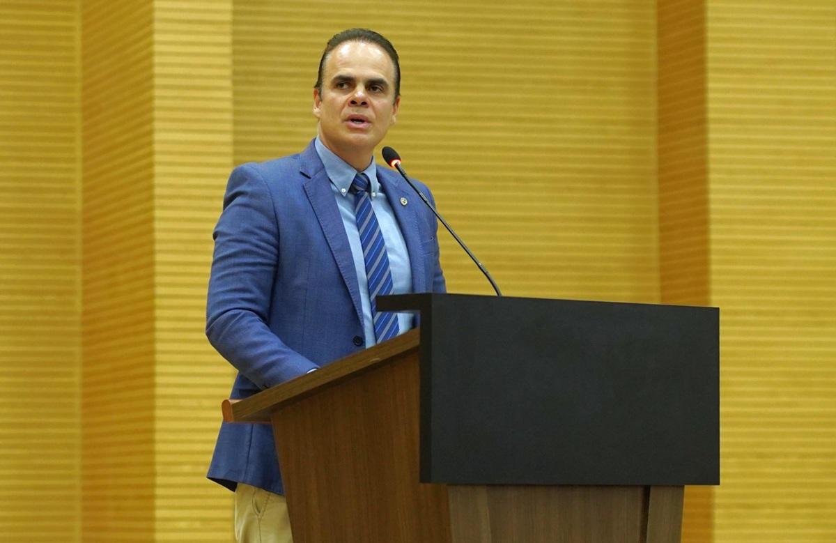 Deputado Alan Queiroz defende projeto que proíbe vacinação obrigatória contra Covid-19 para crianças de 0 a 5 anos