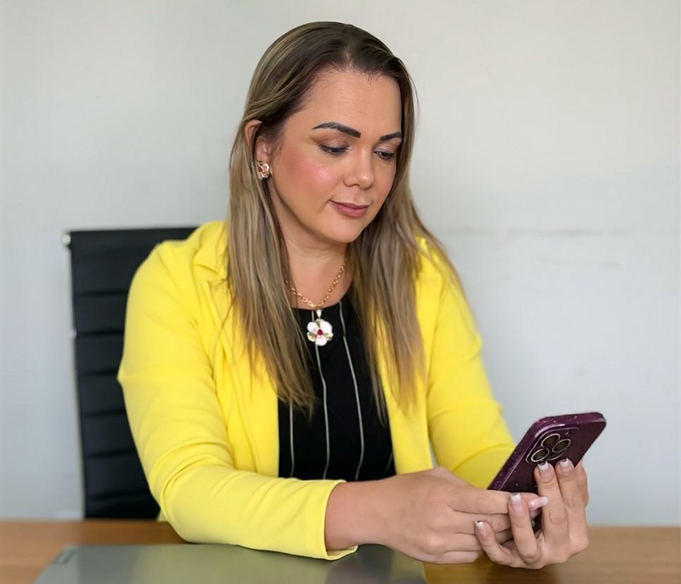 Mulheres vítimas de violência podem ter isenção de taxas em concurso, defende deputada Cláudia de Jesus