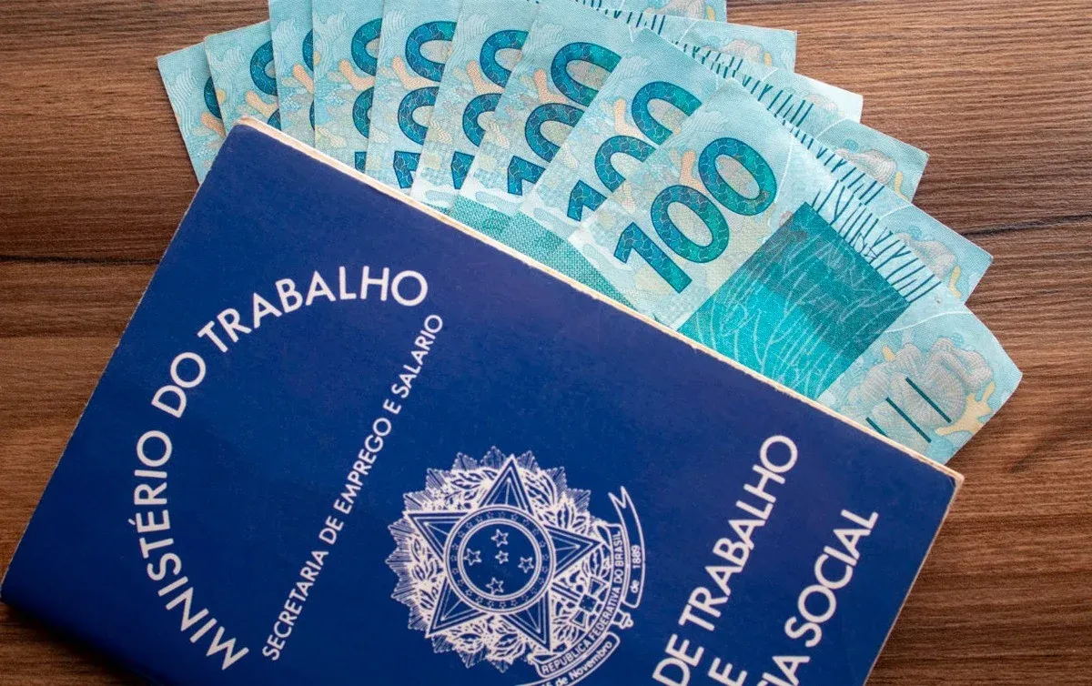 Governo eleva estimativa e calcula salário mínimo de R$ 1.741 em 2027
